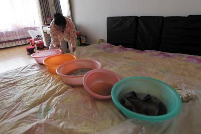 共青城楼上漏水，住户失联，小区没物管，业主维权难！律师来支招……
